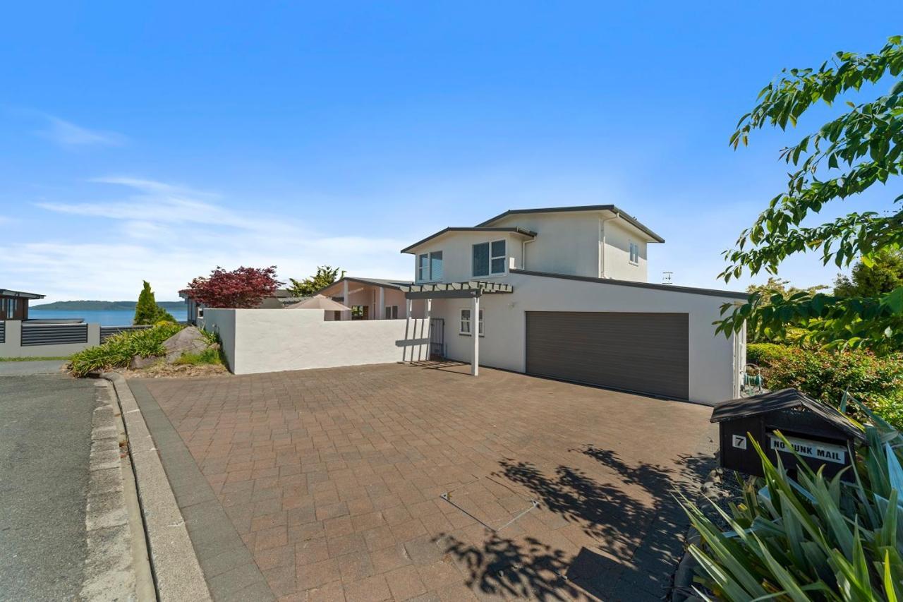 Hilltop House - Taupo Exterior photo
