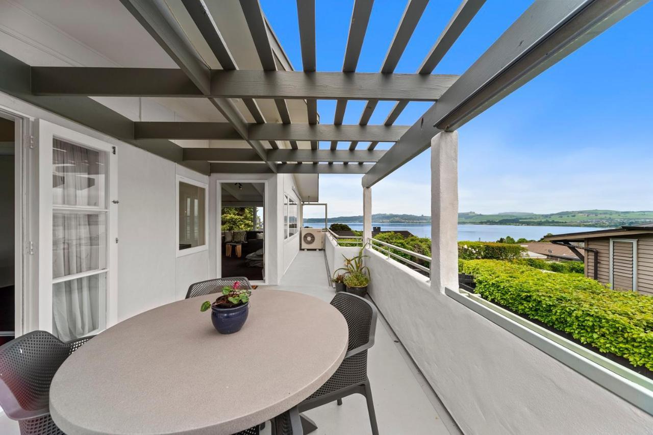 Hilltop House - Taupo Exterior photo